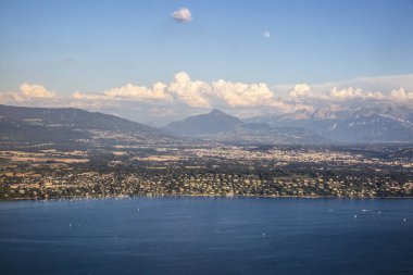 Alpler ve Cenevre gölü, İsviçre'nin dağ sırası nın havadan görünümü