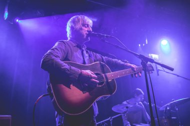 Amsterdam, Hollanda - 01 Mart 2018: Amerika şarkıcı ve gitarist Lee Ranaldo Bitterzoet Paradiso Amsterdam Konseri. Lee Ranaldo Sonic Youth'un eski bir üyesiydi.;