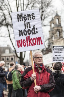 Amsterdam, Hollanda - 6 Şubat 2016: Irkçılığı ve İslamofobi'yi protesto etmek için düzenlenen 