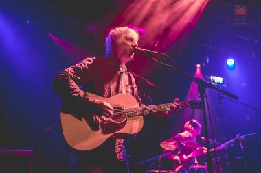 Amsterdam, Hollanda - 01 Mart 2018: Amerika şarkıcı ve gitarist Lee Ranaldo Bitterzoet Paradiso Amsterdam Konseri. Lee Ranaldo Sonic Youth'un eski bir üyesiydi.;