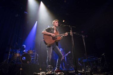 Amsterdam, Hollanda - 2 Kasım 2017: İsrailli şarkıcı Asaf Avidan'ın Amsterdam'daki Venue Melkweg konseri