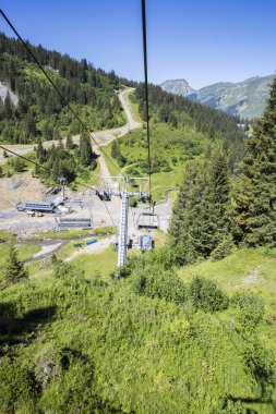 yaz aylarında alp manzara sandalye asansör, Alpler dağ masif, Kanton Vaud ve Valais, İsviçre Alpleri, İsviçre görüntülenen