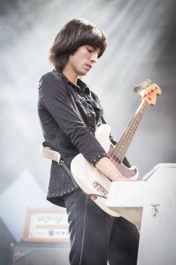 Nyon, İsviçre - 19 Temmuz 2017: Konser od İngiliz rock grubu Temples at Paleo Festivali