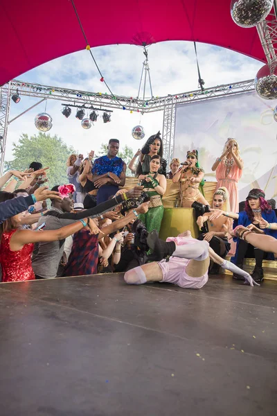 Amsterdam Holandia Lipiec 2017 Tancerz Występując Festiwalu Milkshake Westerpark — Zdjęcie stockowe