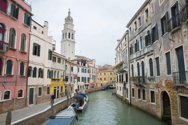 Petit Canal Avec Clocher Église Sant Antonin Campanile Venise Italie — Photo