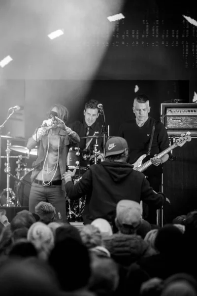 Traena Norwegia Lipiec 2016 Koncert Szwedzkiego Zespołu Rockowego Bob Hund — Zdjęcie stockowe