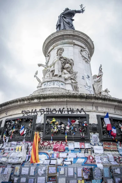París Francia Enero 2016 Place Repbublique Ceremonia Para Conmemorar Las — Foto de Stock