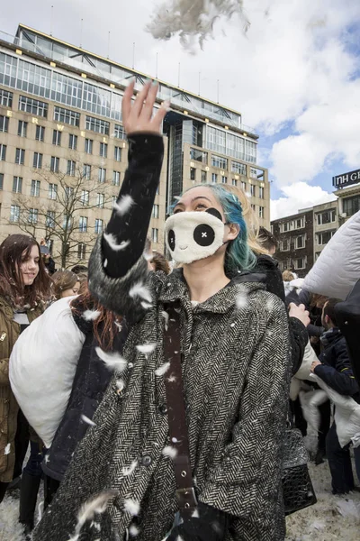 Ámsterdam Países Bajos Holanda Septentrional Sábado Abril 2015 Pillow Fight —  Fotos de Stock