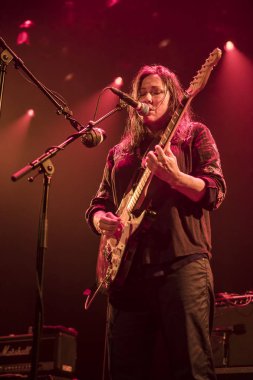 Amsterdam, Hollanda - 22 Ekim 2017: Amerikalı alternatif rock grubu Breeders'ın 1989'da Kim Deal of the Pixies tarafından Amsterdam'daki Venue Melkweg'de kurduğu konseri