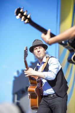 Nyon, İsviçre - 20 Temmuz 2017: Fransız ska grubu Tryo'nun Paleo Festivali'nde konseri