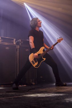 Amsterdam, Hollanda - 19 Mart 2017: Kanadalı hard rock heavy metal grubu Danko Jones'un Melkweg konseri