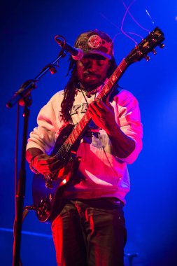 Utrecht, Hollanda - 11 Aralık 2016: Kongolu grup Mbongwana Star'ın Utrecht'teki Tivoli Vredenburg konseri