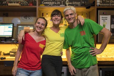 Gerçek Afrika 19-08-2017 İnsanlar eğleniyor 