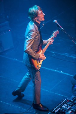 Amsterdam, Hollanda - 21 Şubat 2016: İngiliz psychedelic rock grubu Kula Shaker'ın Paradiso konser salonunda ki Albüm albümü K 2.0 için konseri