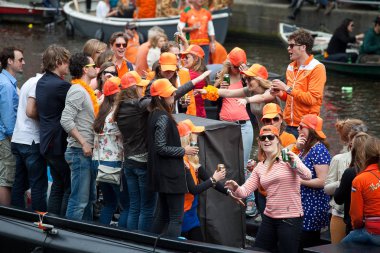 Amsterdam, Hollanda, 30 Nisan 2014: resmi ulusal bayram Kral günü kutlaması - Koningsdag - Kral Willem'in doğum gününü kutlamak için her yıl 30 Nisan'da tüm ülkede düzenlendi