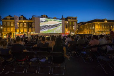 Amsterdam, Hollanda - 25 Ağustos 2016: Dünya Sineması Amsterdam'da, 18-27/08/2016 tarihleri arasında düzenlenen dünya film festivali Marie Heinekenplein'de Filipin filmi Blanka'nın açık hava gösterimi