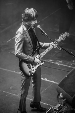 Amsterdam, Hollanda - 21 Şubat 2016: İngiliz psychedelic rock grubu Kula Shaker'ın Paradiso konser salonunda ki Albüm albümü K 2.0 için konseri