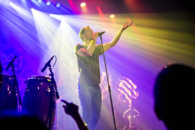 Amsterdam, Hollanda, 8 Kasım 2016: Avustralyalı ska ve caz grubu The Cat Empire'ın konseri Melkweg'de
