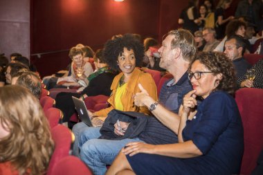 Gerçek Afrika 19-08-2017 Partide eğlenen ler