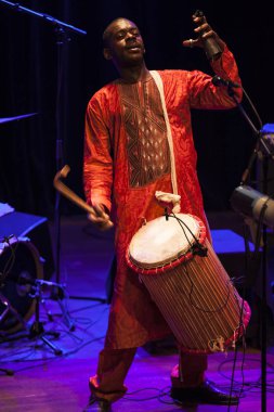 Amsterdam, Hollanda - 3 Temmuz 2015: Afrikalı grup Bko Quintet'in Bimhuis'te konseri, amsterdam roots kültür ve dünya müzik festivali kapsamında.