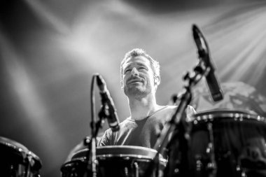 Amsterdam, Hollanda, 8 Kasım 2016: Avustralyalı ska ve caz grubu The Cat Empire'ın konseri Melkweg'de