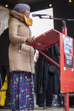 Amsterdam, Hollanda - 6 Şubat 2016: Irkçılığı ve İslamofobi'yi protesto etmek için düzenlenen 