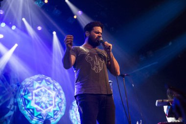 Amsterdam, Hollanda, 8 Kasım 2016: Avustralyalı ska ve caz grubu The Cat Empire'ın konseri Melkweg'de