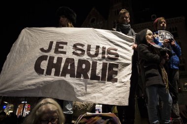 Amsterdam, Hollanda, 08 Ocak 2015: Paris'te Charlie Hebdo'ya yapılan saldırıyla dayanışma içinde şeytani bir yer, Fransa'da 07 Ocak