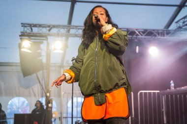 Traena, Norveç - 07 Temmuz 2016: İsveç merkezli Somalili şarkıcı Cherrie Hersi'nin Traenafestival'de konseri, traena adasında müzik festivali gerçekleşiyor