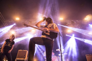 Nyon, İsviçre - 20 Temmuz 2017: Fransız Punk Grunge rock grubu Pogo Car Crash Control'ün Paleo Festivali'nde konseri