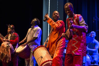 Amsterdam, Hollanda - 3 Temmuz 2015: Afrikalı grup Bko Quintet'in Bimhuis'te konseri, amsterdam roots kültür ve dünya müzik festivali kapsamında.