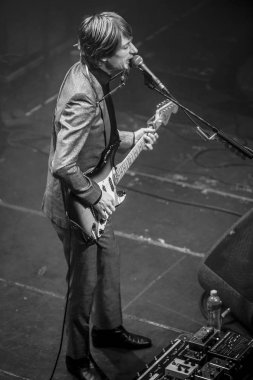 Amsterdam, Hollanda - 21 Şubat 2016: İngiliz psychedelic rock grubu Kula Shaker'ın Paradiso konser salonunda ki Albüm albümü K 2.0 için konseri