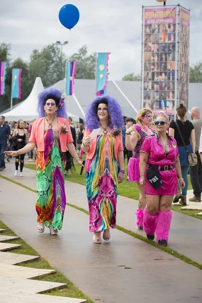 Amsterdam Países Bajos Julio 2017 Travestis Gays Muy Coloridos Milkshake —  Fotos de Stock