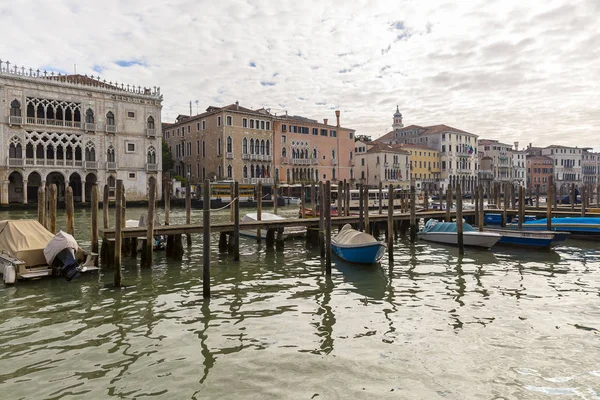 이탈리아 베니스 2015 베네치아 레조의 속에서 관광객들이 전형적 낭만적 운하와 — 스톡 사진