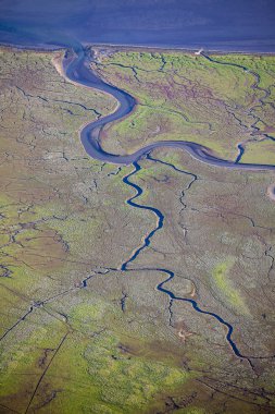 çamur, kumul ve kum banka, Frizya adası Ameland, Hollanda ile sarma su ile düşük gelgit mudflat kıyı şeridi havadan görünümü
