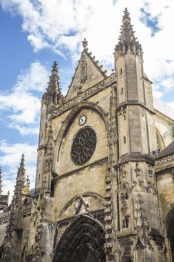 Saint Michel Bazilikası 'nın önünde, Bordeaux, Fransa