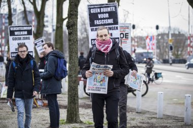 Amsterdam, Hollanda - 6 Şubat 2016: Irkçılığı ve İslamofobi'yi protesto etmek için düzenlenen 
