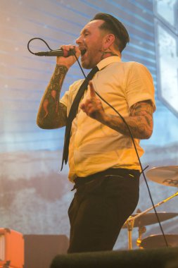 Amsterdam, Hollanda - 19 Mart 2017: Kanadalı hard rock grubu Danko Jones'un Norveçli hard rock grubu Audrey Horne Concert ile Melkweg'de destek hareketi