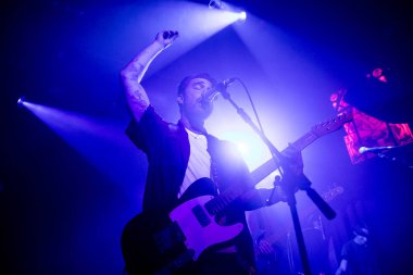 Amsterdam, Hollanda - 4 Ekim 2017: Amerikalı rock şarkıcısı Hanni El Khatib'in Bitterzoet Paradiso konseri