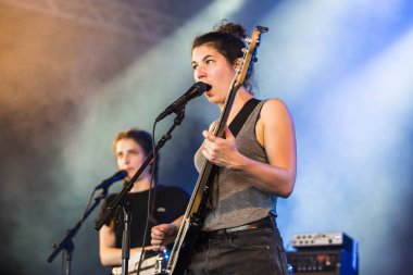 Nyon, İsviçre - 18 Temmuz 2017: İsviçreli rock grubu The Staches'in Paleo Festivali'ndeki konseri