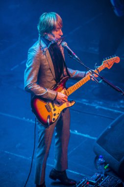 Amsterdam, Hollanda - 21 Şubat 2016: İngiliz psychedelic rock grubu Kula Shaker'ın Paradiso konser salonunda ki Albüm albümü K 2.0 için konseri