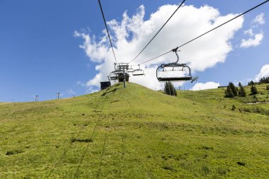 yaz aylarında alp manzara sandalye asansör, Alpler dağ masif, Kanton Vaud ve Valais, İsviçre Alpleri, İsviçre görüntülenen