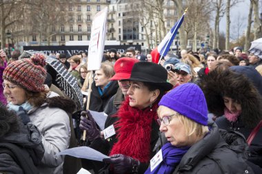 Paris, Fransa 10 Ocak 2016: Bombalama ve silahlı saldırı kurbanlarıanısına tören, Charlie Hebdo terör saldırısı anısına 