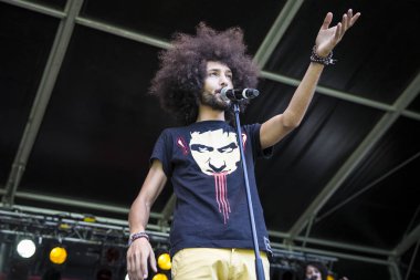 Amsterdam, Hollanda - 3 Temmuz 2016: Amsterdam Roots Open Air'de alternatif Electro-Hip Hop Faslı grup N3rdistan konseri, Oosterpark'ta ücretsiz halk kültür festivali düzenlendi