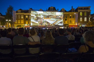Amsterdam, Hollanda - 25 Ağustos 2016: Dünya Sineması Amsterdam'da, 18-27/08/2016 tarihleri arasında düzenlenen dünya film festivali Marie Heinekenplein'de Filipin filmi Blanka'nın açık hava gösterimi