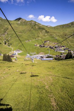 yaz aylarında alp manzara sandalye asansör, Alpler dağ masif, Kanton Vaud ve Valais, İsviçre Alpleri, İsviçre görüntülenen
