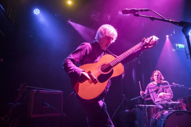 Amsterdam, Hollanda - 01 Mart 2018: Amerika şarkıcı ve gitarist Lee Ranaldo Bitterzoet Paradiso Amsterdam Konseri. Lee Ranaldo Sonic Youth'un eski bir üyesiydi.;