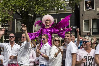 Amsterdam, Hollanda - 1 Ağustos 2015: Katılımcıların korunması insan hakları ve sivil eşitlik - Prinsengracht, Amsterdam Eşcinsel gurur geçit için yıllık olay