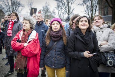 Amsterdam, Hollanda - 6 Şubat 2016: Irkçılığı ve İslamofobi'yi protesto etmek için düzenlenen 