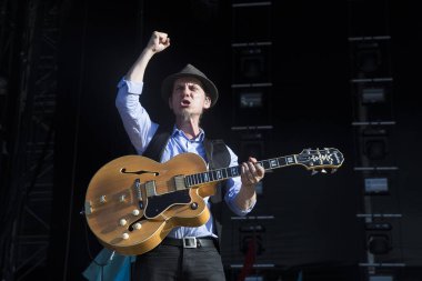 Nyon, İsviçre - 20 Temmuz 2017: Fransız ska grubu Tryo'nun Paleo Festivali'nde konseri